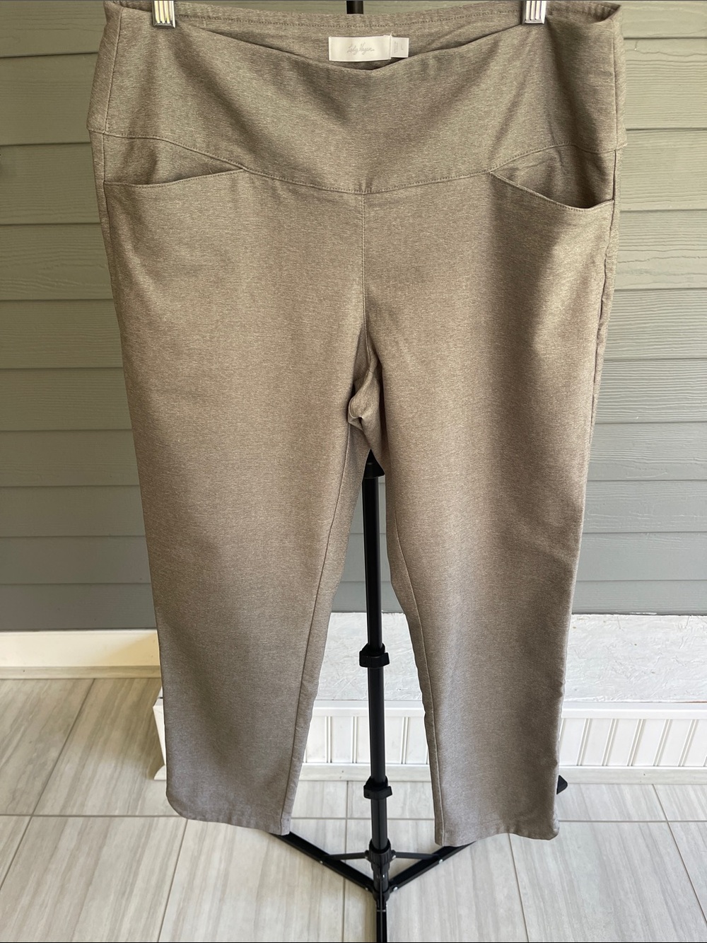 Lady Hagen Cropped Pull-On Pants Size Large